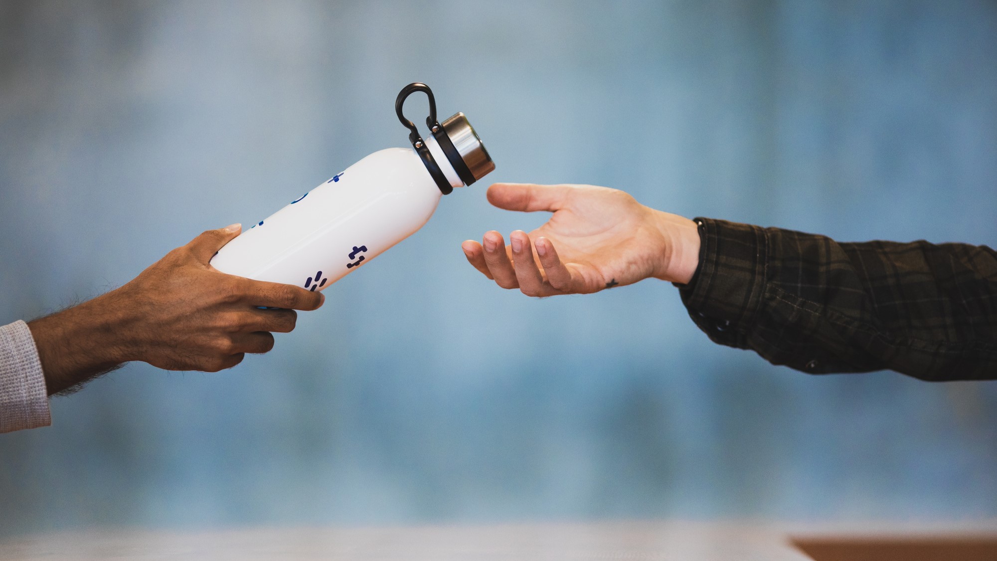 Amazon return handoff illustrating refund and returns routes